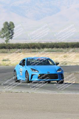 media/Sep-15-2024-Speed Ventures (Sun) [[7a54f7ed2f]]/Black Group/Session 1 (Outside Grapevine)/